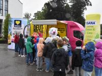 Der Showtruck zur Aktion „Deutschland trennt“ des Abfallwirtschaftsamtes lockte  trotz schlechtem Wetter viele Besucher an.