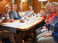 Einer der wenigen reinen Frauen-Stammtische Neuburgs, der "Feuerwehr-Stammtisch", trifft sich regelmäßig im "Central".