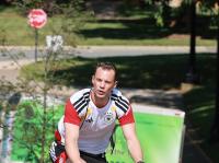Als Radfahrer zum Training unterwegs: Manuel Neuer ist bereit für sein Comeback im DFB-Tor.
