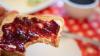 Mit der nun in Kraft getretenen Verordnung ist die Wortklauberei um «Konfitüre» und «Fruchtaufstrich» vom (Frühstücks-)Tisch. (Symbolbild)