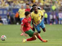 Traf sehenswert, musste aber auch einstecken: Brasiliens Vinícius Júnior (r.).