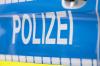 Die Polizei sucht nach dem Verursacher eines Unfalls in der Herrengasse, bei dem ein Audi beschädigt wurde.