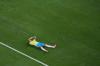Der Brasilianer Raphinha liegt am Ende des WM-Gruppenspiels gegen Marokko am Boden.