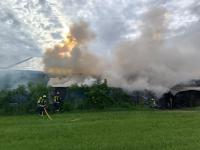 Der Brand in der Sporthalle sorge für erhebliche Rauchentwicklung in Lechhausen.