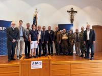 Der zweite nationale Veteranentag hat am Samstag in Nördlingen stattgefunden. Den Vortrag hielt Sicherheitsexperte und CDU-Bundestagsabgeordneter Roderich Kiesewetter.