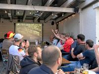 Siebenmal konnten die Fans der deutschen Nationalmannschaft beim Public Viewing im Heuboden in Zusmarshausen jubeln.