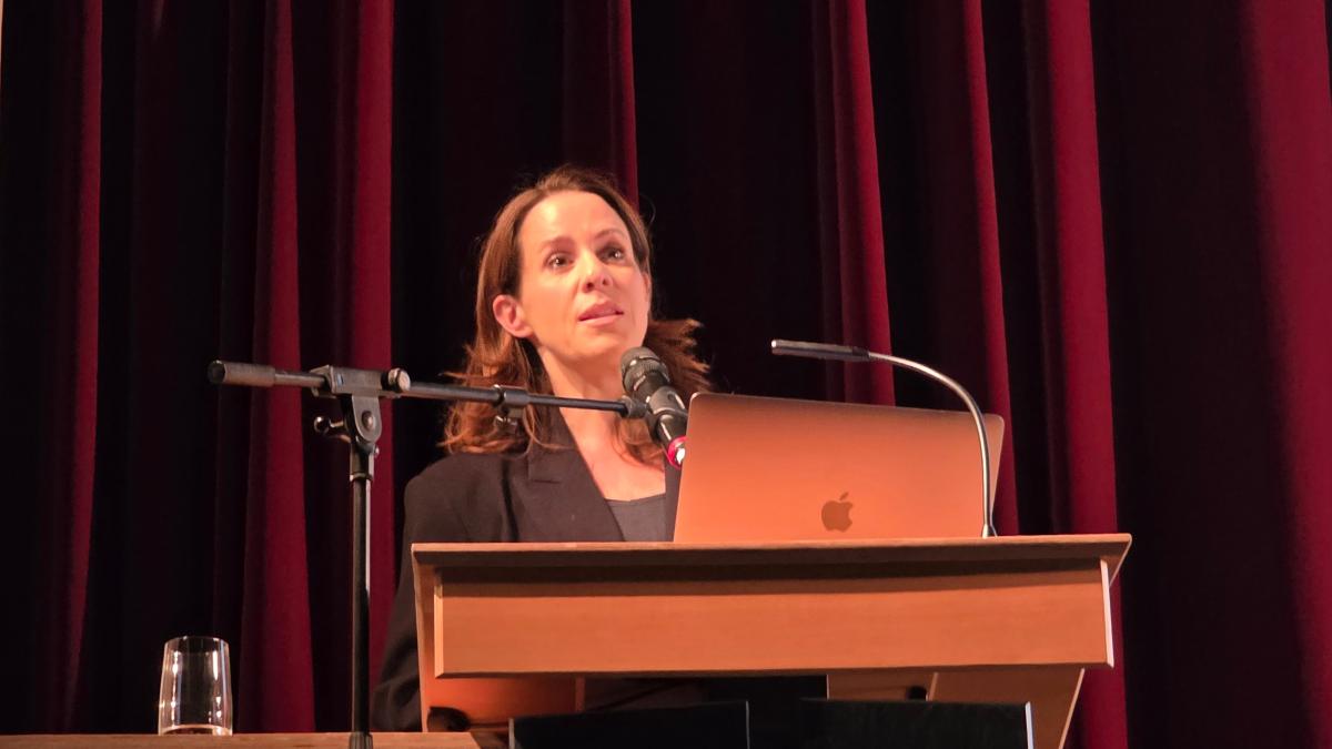 Natalie-Amiri-ber-ihre-Arbeit-Man-ist-immer-etwas-mutiger-als-man-zu-sein-glaubt-