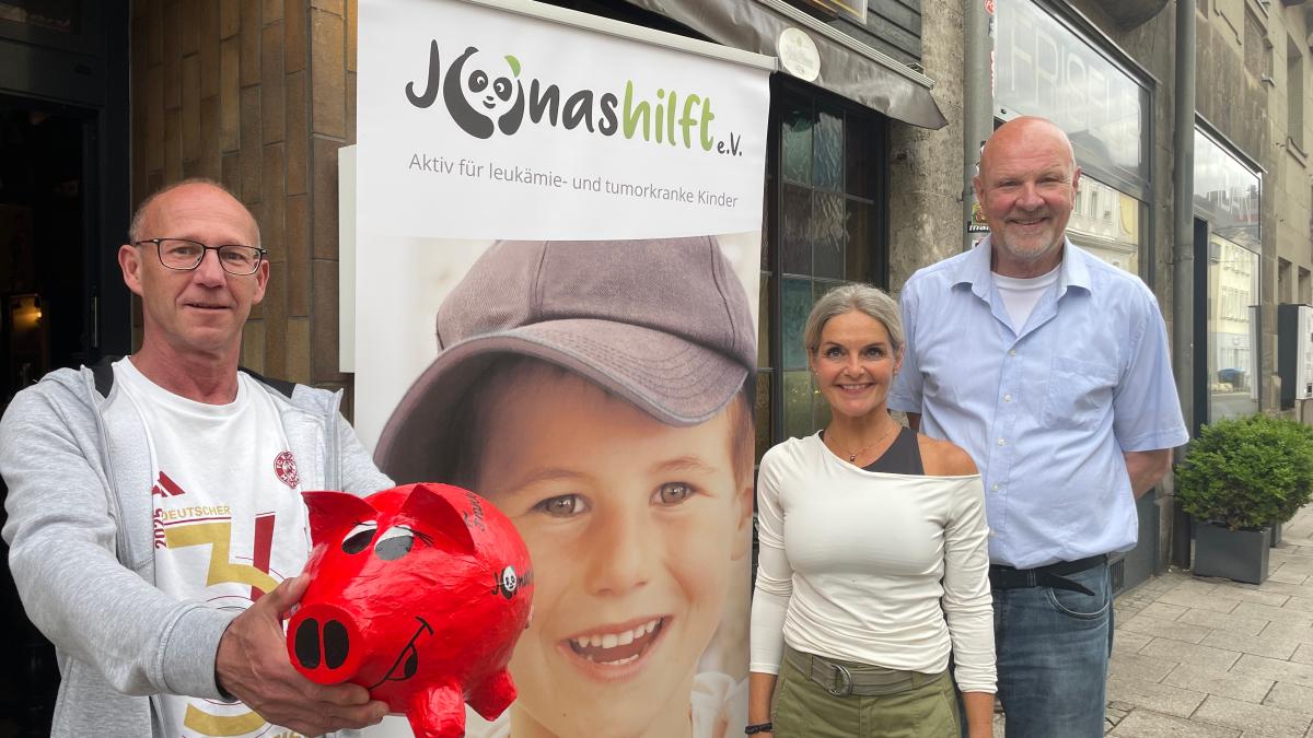 Initiative-in-Sportkneipe-in-Bad-Kissingen-Mit-Fu-ballphrasen-krebskranken-Kindern-helfen