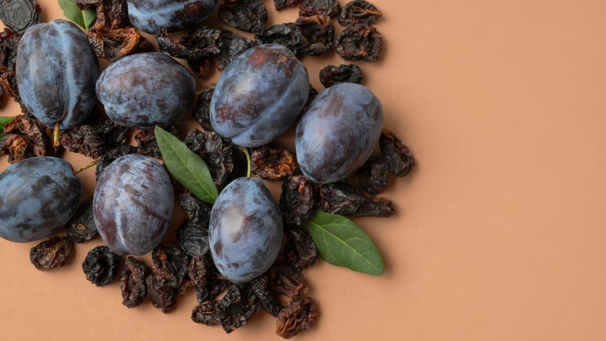 Welche-Vitamine-haben-Pflaumen-und-sind-getrocknete-oder-frische-ges-nder-