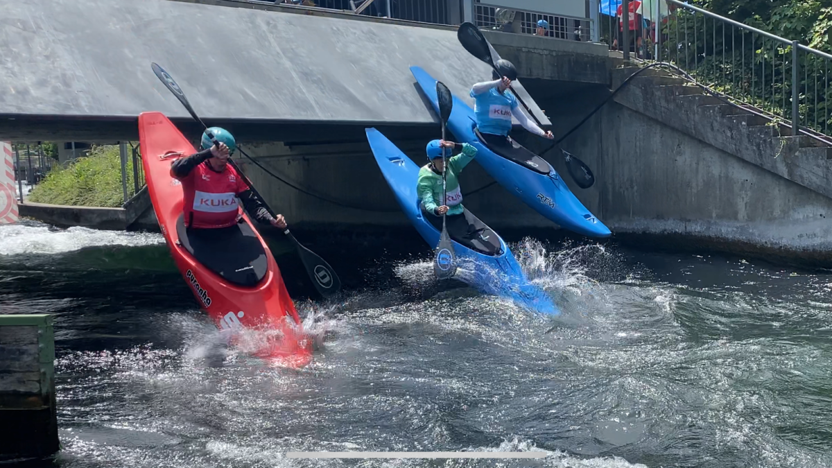Kayak Cross spectacularly opens the ECA Junior Cup on the Augsburg ...