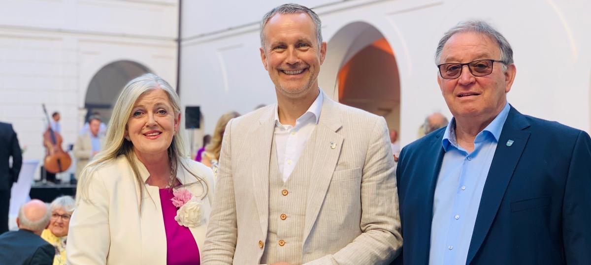Unmut beim Sommerempfang: Friedberg lädt Gäste erstmals ohne Partner ein. Viele bleiben daher weg