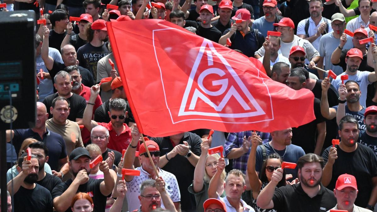 Jobverluste-in-der-Autoindustrie-Es-stehen-kniffelige-Tarifverhandlungen-an