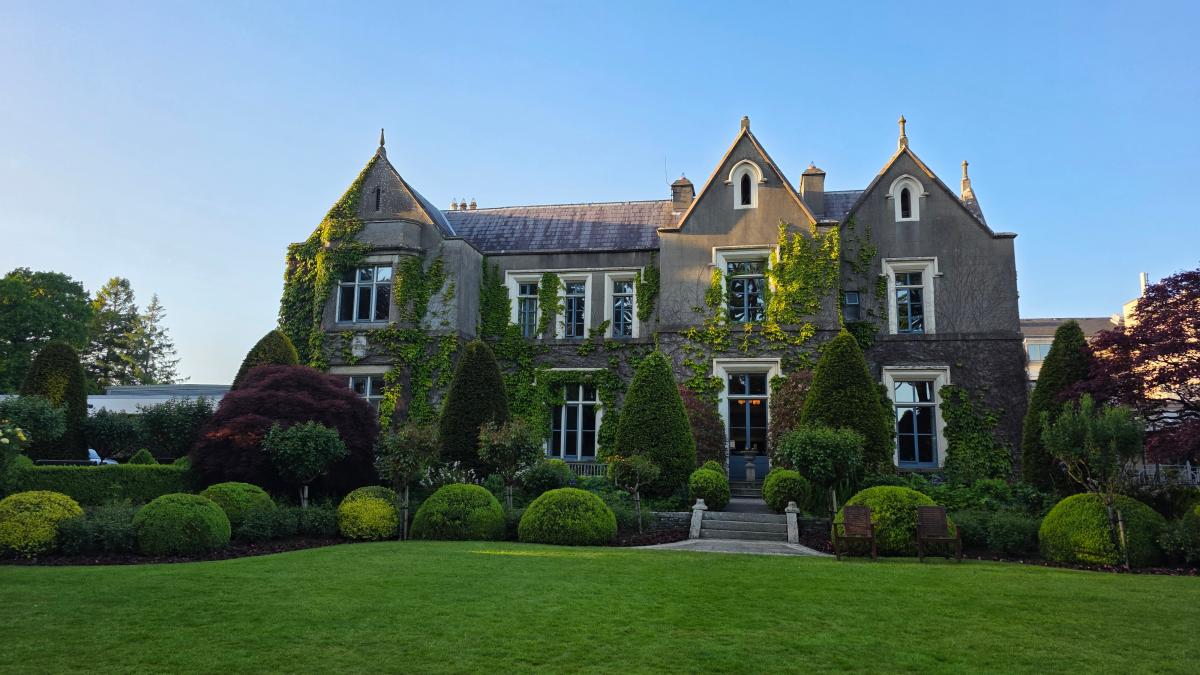 Ein-erschwingliches-stilvolles-Hotel-mit-Geschichte-und-Golfplatz