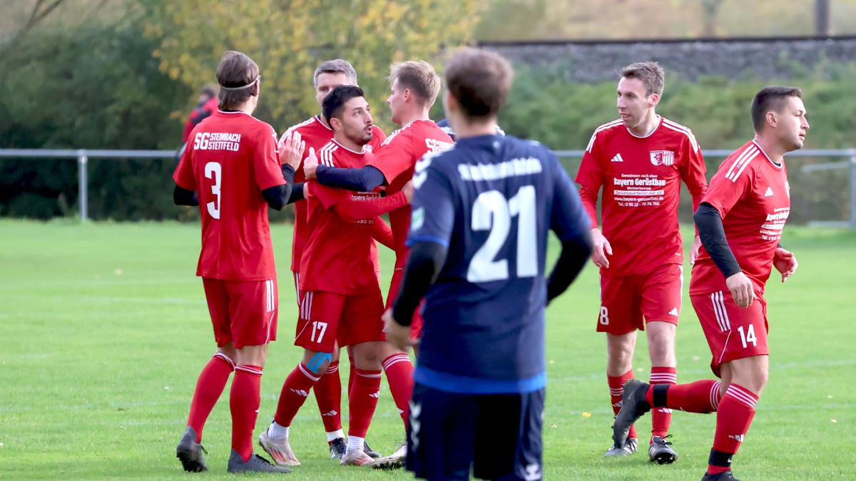 Kreisklasse-Kn-ller-Gleich-drei-Spieler-schn-ren-am-ersten-Spieltag-einen-Viererpack