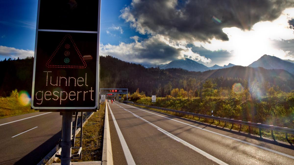 Darum-war-der-Grenztunnel-F-ssen-zwei-Stunden-lang-komplett-gesperrt