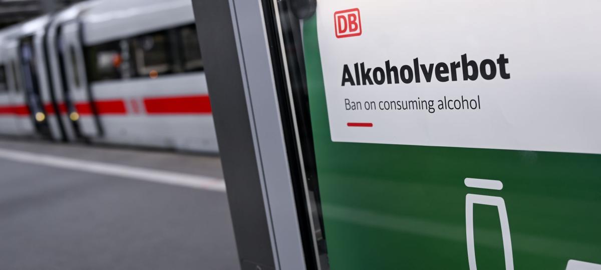 „Jeder möchte seine Freiheit haben“: Was halten Menschen in Aichach vom Alkoholverbot an Bahnhöfen?