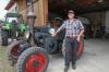 Motorräder, Radios, Nähmaschinen und Schlepper: Alexander Chrast aus Steinach hat mehrere Sammelleidenschaften. Ein Highlight ist der Lanz Bulli von 1940.