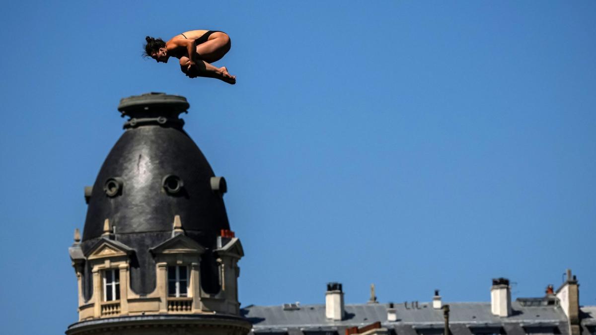 Photo: augsburger-allgemeine.de Maike Halbisch Wins Bronze in High Diving European Championships in Paris
