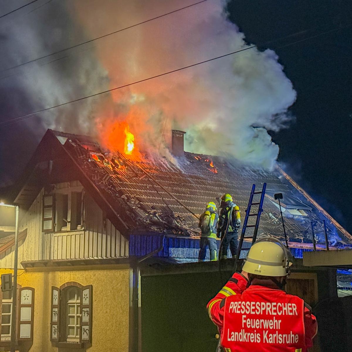 Brand in Kleinsteinbach zerst&ouml;rt altes Bahnhofsgeb&auml;ude