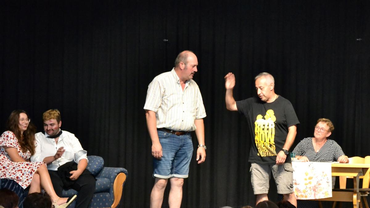 Lutzingen Theater Group Delights Audiences with “Diagnose: Ehemann
