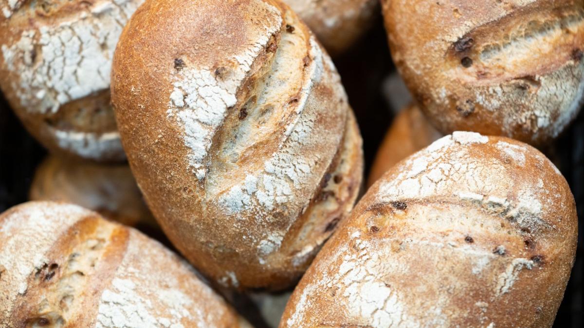 Bakery Forced to Invest 15,000 Euros After Customer Complains About Ten Grams of Missing Bread