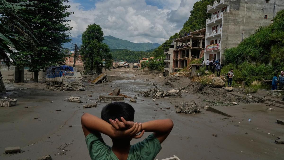 nepal-china-zahl-vermisster-nach-himalaya-flutwelle-steigt-dramatisch