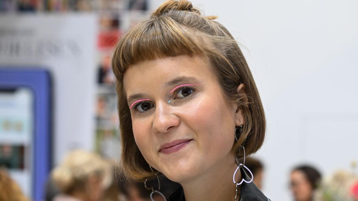Λογοτεχνία: Η Caroline Wahl σχεδιάζει ένα πορτρέτο των πλουσίων στο St. Moritz