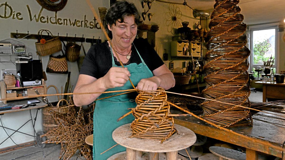 Swabia's last basket weaver: Luzia Birle keeps basketry alive in ...