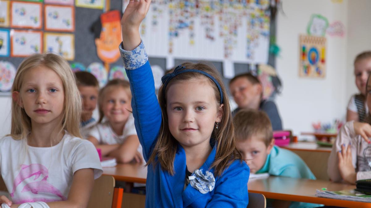 Endlich gute Nachrichten für Kinder: Im Augsburger Land gibt es wieder etwas mehr Lehrkräfte