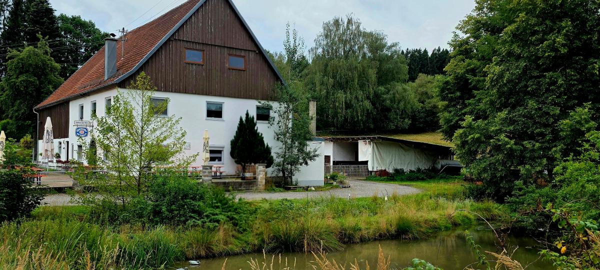 Vom Fensterglas zum Feierabendbier: Die Glashütte im Otterwald