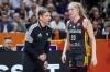 Bundestrainer Olaf Lange hatte mit seinen Spielerinnen viel Redebedarf.