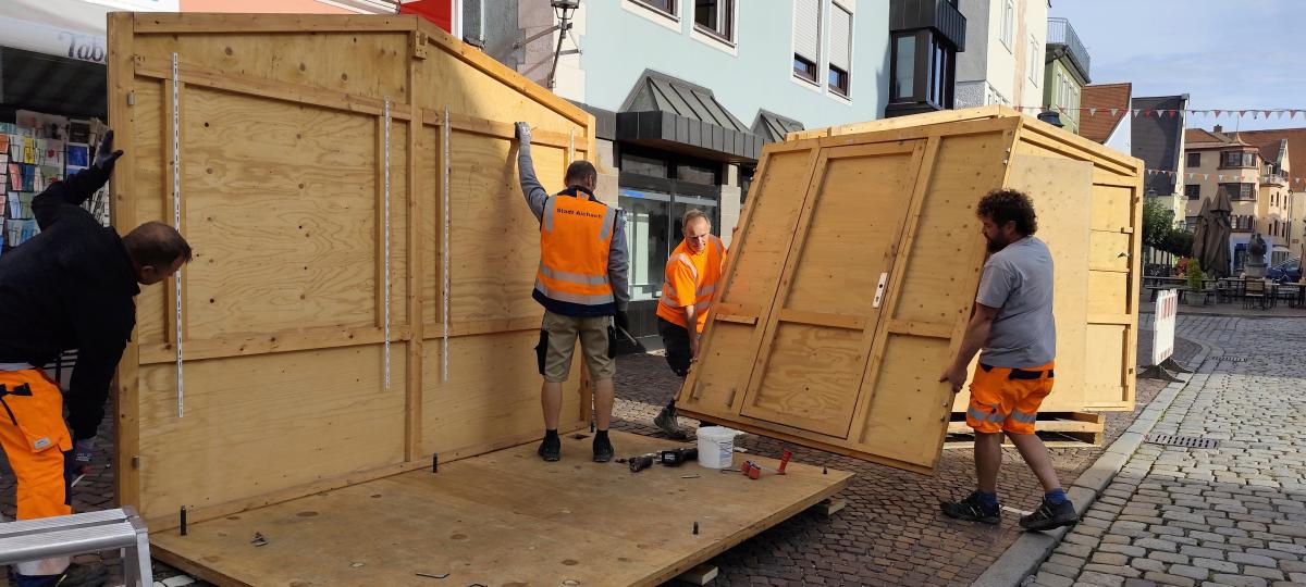 Rupfen, Stroh und Maßarbeit: Wie Aichach seine Innenstadt fürs Mittelalter verwandelt