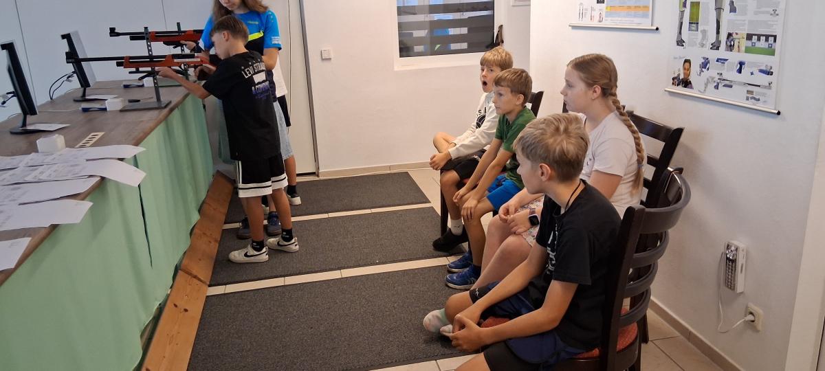 Schnuppertag für Ferienkinder bei den KK-Schützen Mering