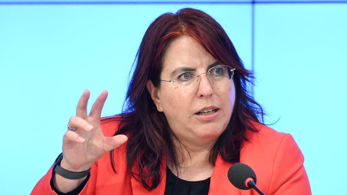 GEW in Baden-Württemberg fordert trotz schlechter Pisa-Ergebnisse Stopp von Lernstandstests