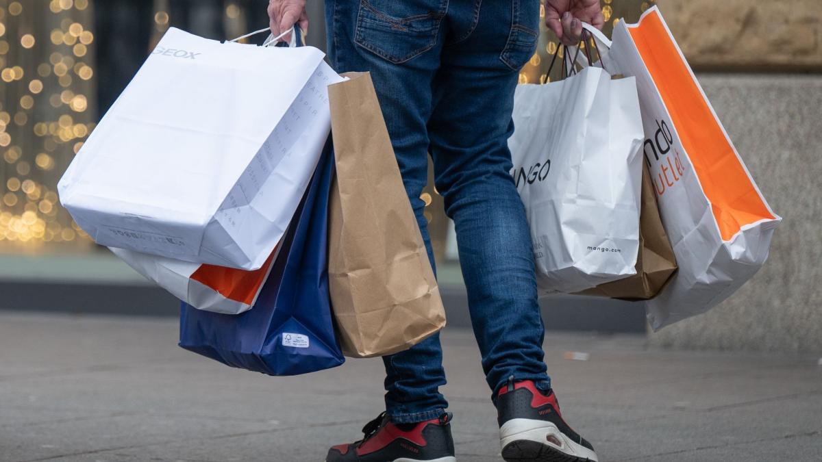 Gehalt: Tarifeinigung im Handel: Fünf Prozent mehr