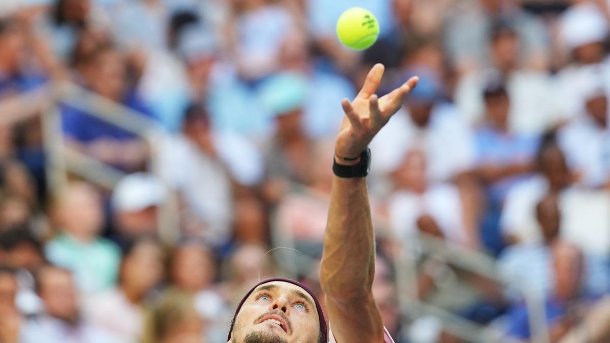 Photo: mainpost.de Alexander Zverev's Bizarre US Open Habit Sparks Anger and Calls for Rule Change
