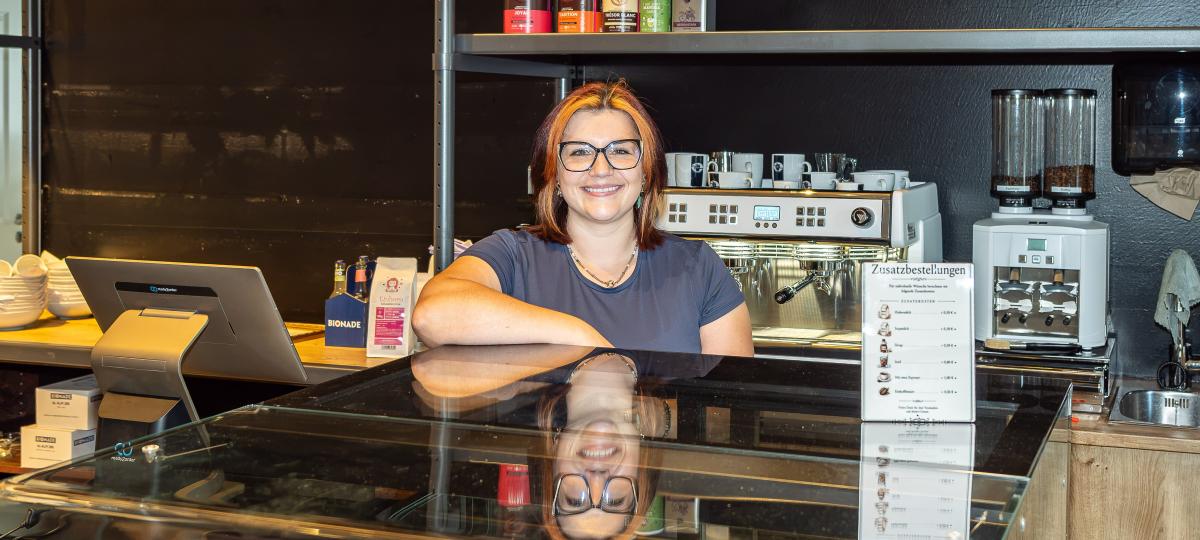 Wie bei Alice im Wunderland: In Mellrichstadt öffnet ein neues Café voller süßer Ideen