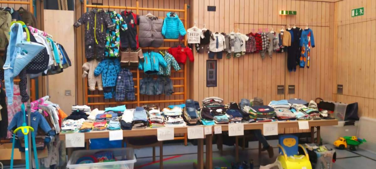 Flohmarkt für Kinderartikel in der Mehrzweckhalle