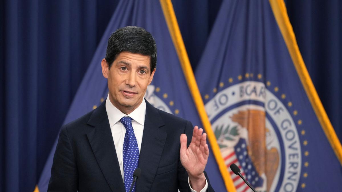 Leitzinserhöhung in USA: Fed-Chef Kevin Warsh gibt Präsident Donald Trump ...
