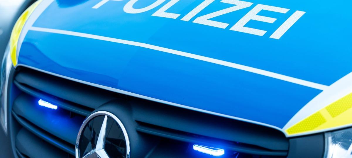 Unbekannter beleidigt und verletzt Mann in Innenstadt