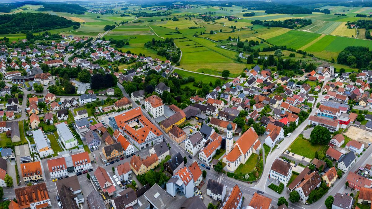 Zusmarshausen: Unknown man allegedly lures child into car - | Police ...