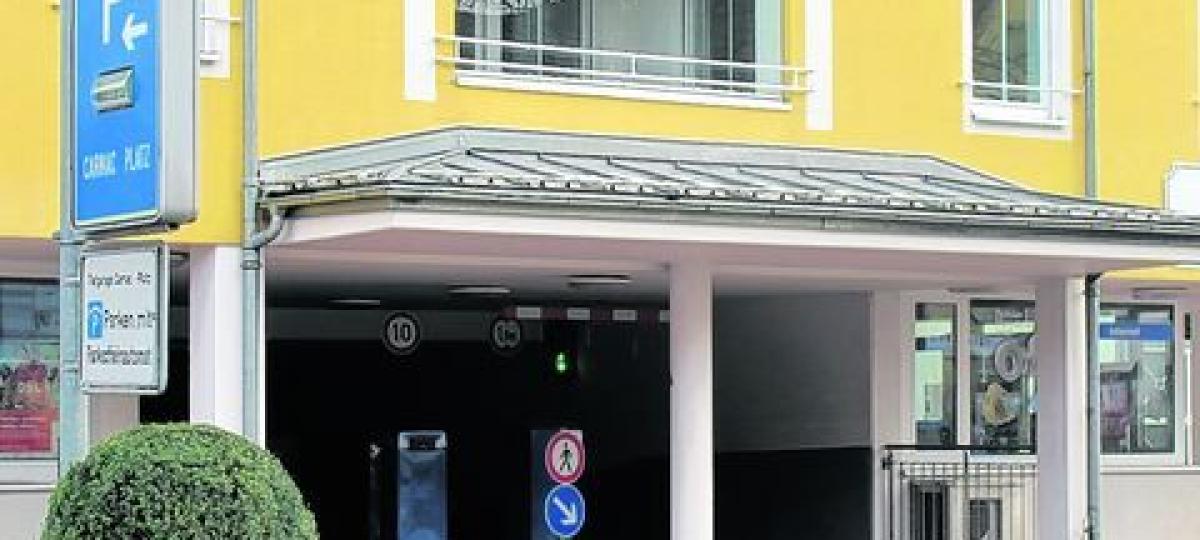 Altes Parkhaus leer, trotzdem Neubau? Leser kritisieren Stadtpläne