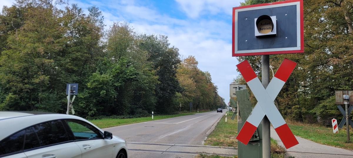 Ampeln am Neuburger Industriegleis defekt: Das gilt nun am Übergang in der Grünauer Straße