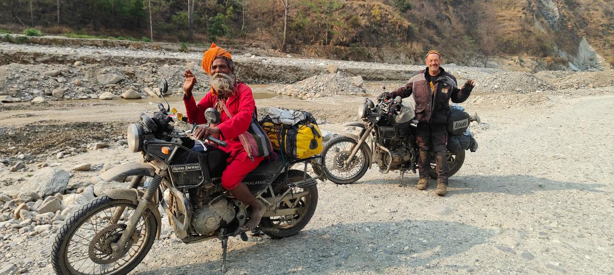 Kurz nach der Schlamm-Katastrophe: Franz Griesers ungewöhnliche Motorrad-Tour durch Nepal