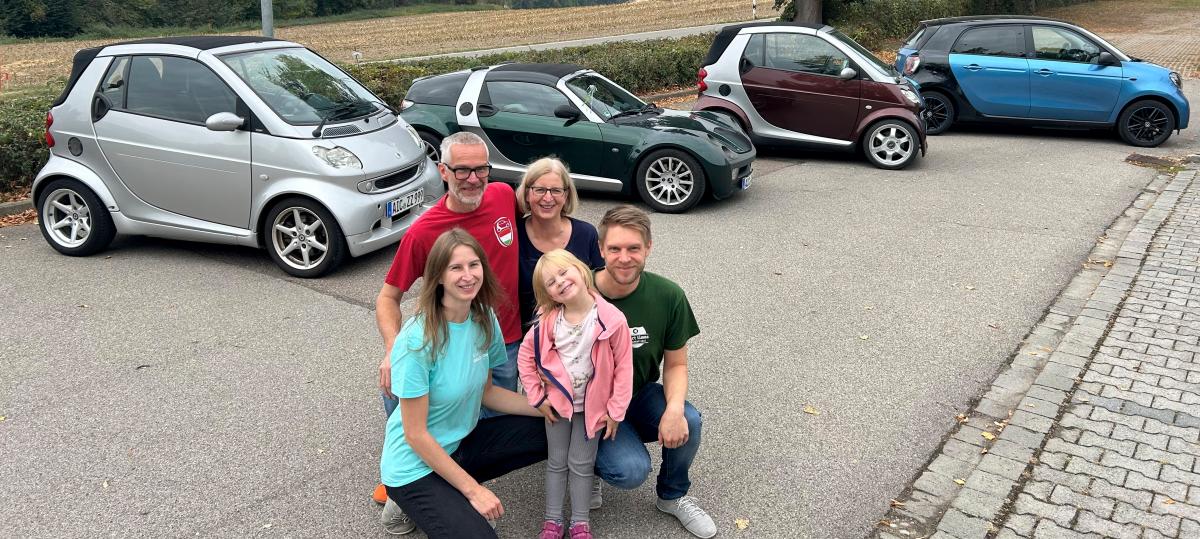 Kühbacher Familie sammelt Smarts: Von legendären Roadstern bis zum Bobbycar-Modell für die Enkelin