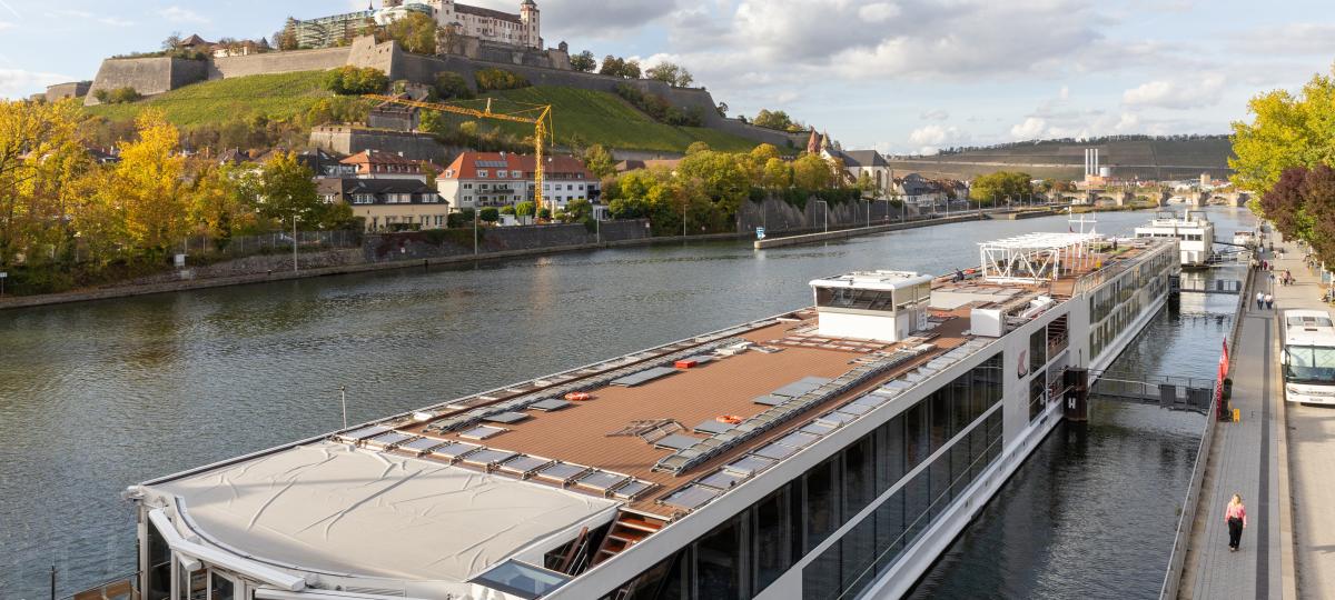 Viele Kreuzfahrtschiffe in Würzburg: Wie sinkende Flusspegel das Tourismusgeschäft in der Stadt beeinflussen