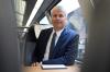 Der neue Verkehrsminister Steffen Bilger (CDU) fährt selbst regelmäßig mit dem Zug und erlebt Schwächen und Stärken des Staatskonzerns Deutsche Bahn selbst. B