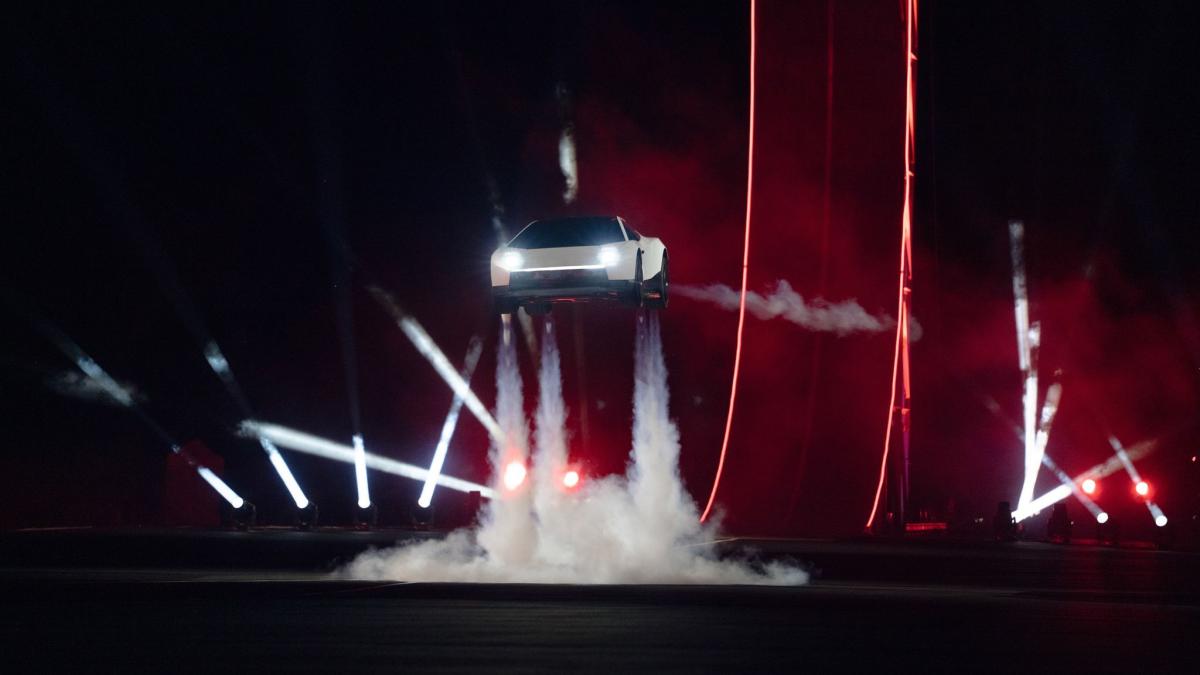 Tesla Roadster: Fliegender Sportwagen ab 2028 in Produktion – für wen und ...