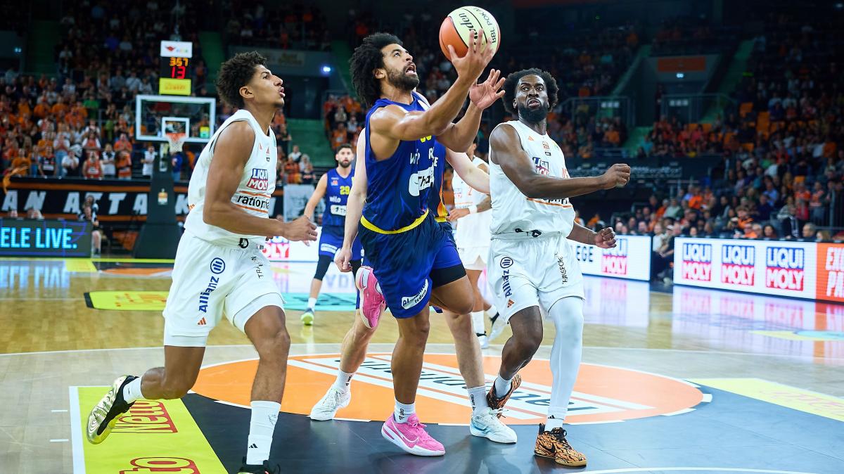 Photo: augsburger-allgemeine.de Phoenix Hagen Shocks Ratiopharm Ulm in BBL Cup Upset