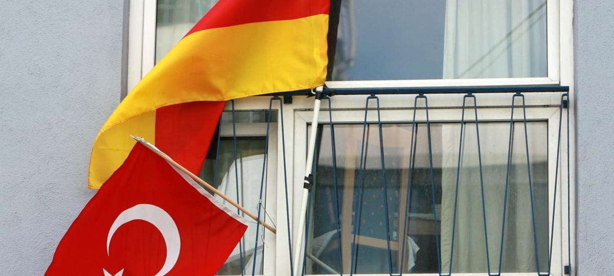 Abschiebung oder Bleiberecht? Wie Politik und Herkunft Asylentscheidungen beeinflussen